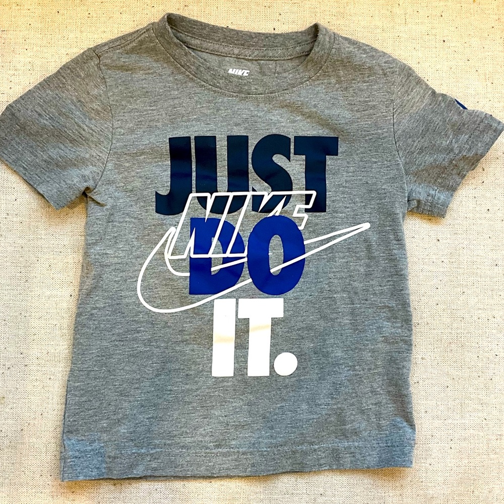 Boys Nike Just Do It Gray T-Shirt XS/4